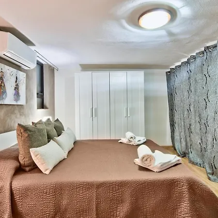Spinola Seafront 4-bedroom Duplex * Saint Julian's