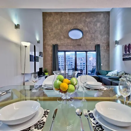 Spinola Seafront 4-bedroom Duplex Apartmán