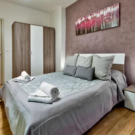 Spinola Seafront 4-bedroom Duplex Saint Julian's