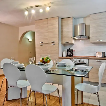 Spinola Seafront 4-bedroom Duplex 公寓